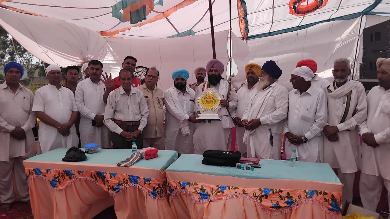 A big response was received from village Barnala Kalan in favor of Malwinder Singh Kang